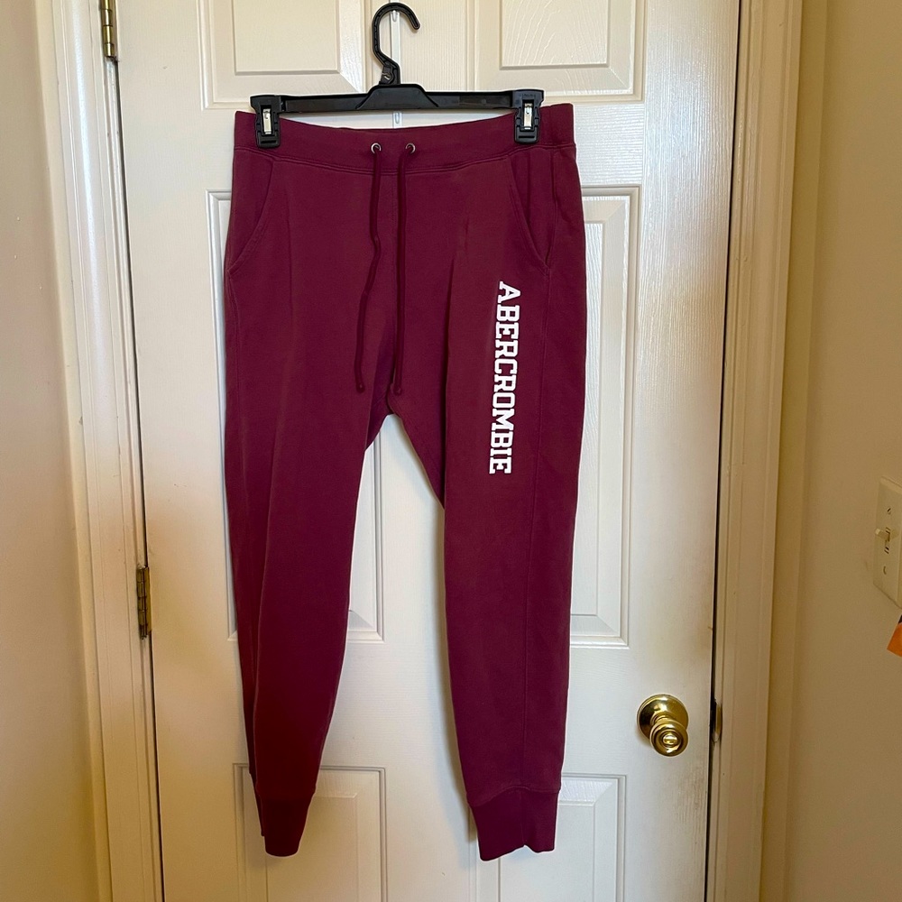 Abercrombie and Fitch sweatshirt and joggers - Picture 3 of 4